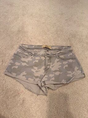 Hollister Women's Gray Camo Low-Rise Denim Shorts